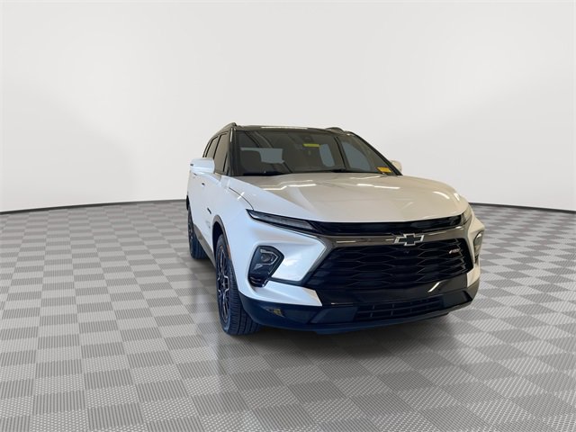 2023 Chevrolet Blazer RS photo 2