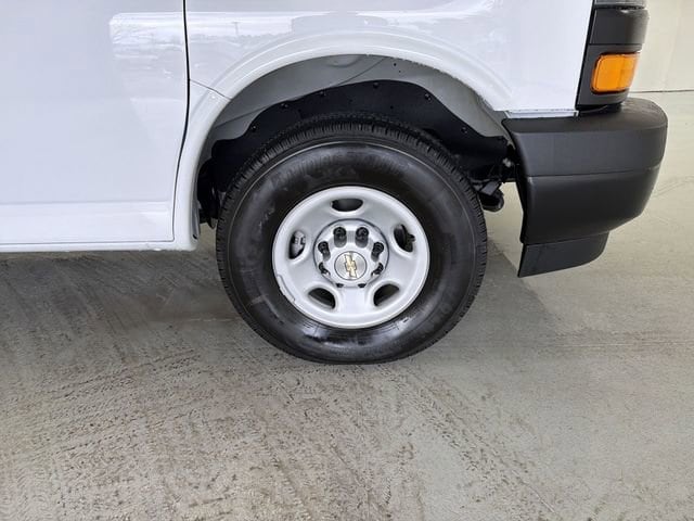 2026 Chevrolet Express Cargo Work Van - Photo 17