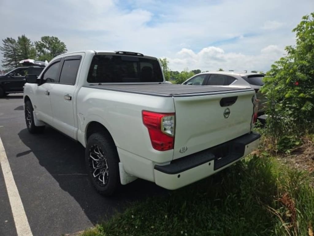 Used 2018 Nissan Titan SV Truck