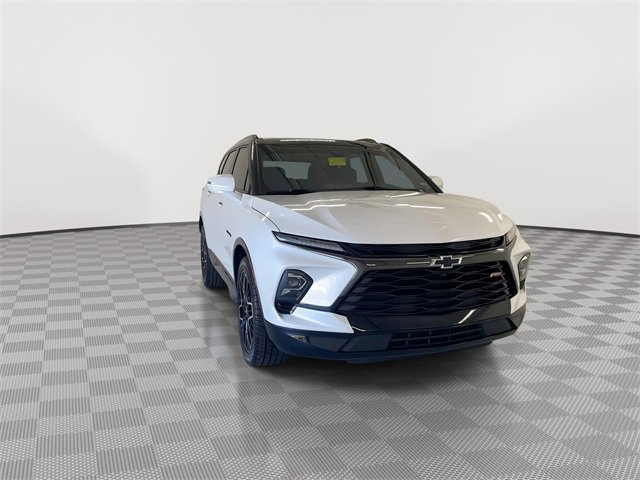 2023 Chevrolet Blazer RS photo 3
