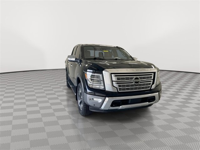 2021 Nissan Titan Platinum Reserve photo 3