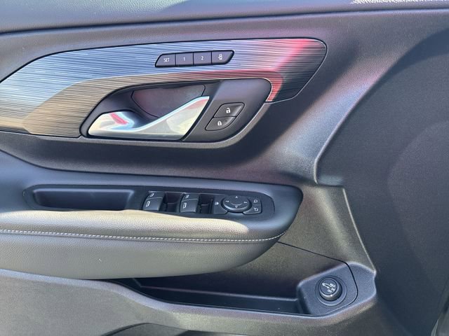 2024 GMC Terrain SLT - Photo 23