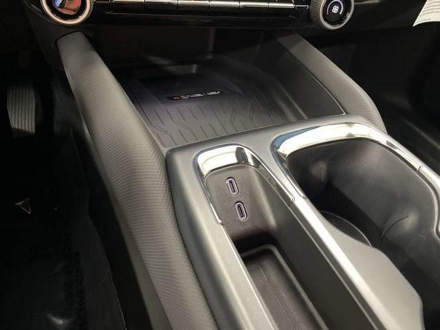 2025 Chevrolet Equinox EV RS - Photo 29