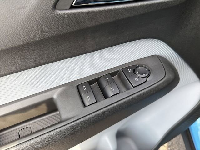 2027 Chevrolet Bolt RS - Photo 22
