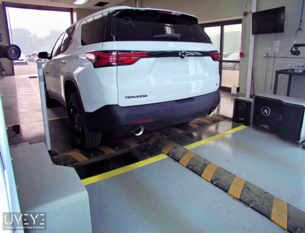 Used 2023 Chevrolet Traverse LT Cloth SUV