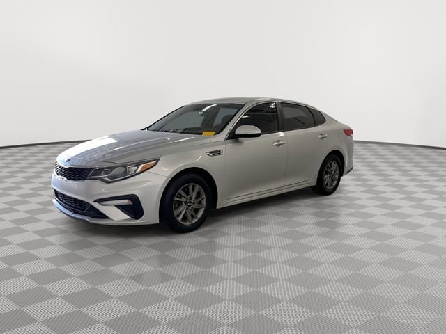 2020 Kia Optima LX - Photo 6