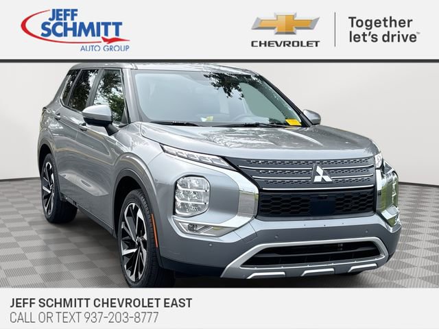 2023 Mitsubishi Outlander SE 2WD's photo