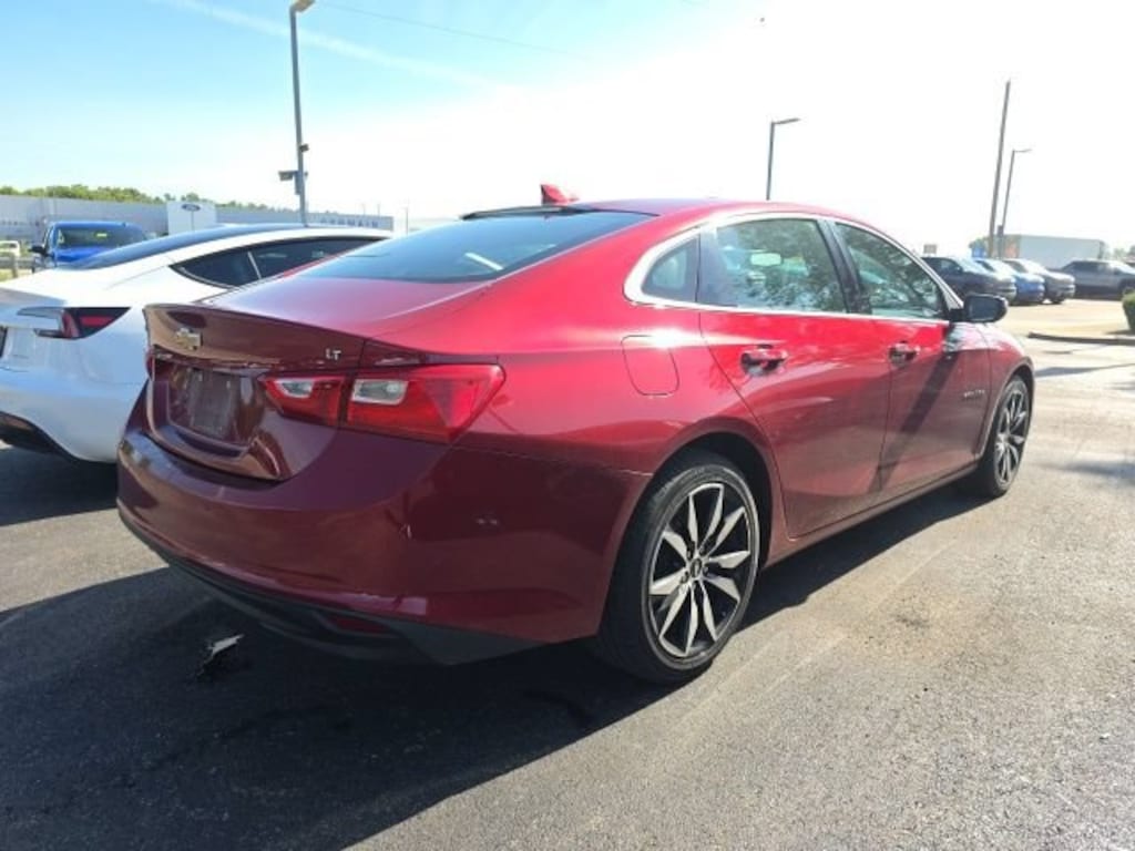 Used 2018 Chevrolet Malibu LT Car