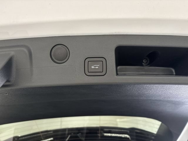 2027 Chevrolet Equinox LT - Photo 20