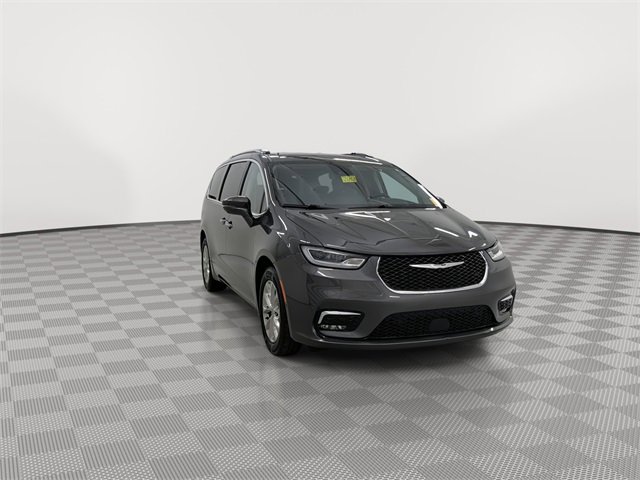 2021 Chrysler Pacifica Touring L photo 2