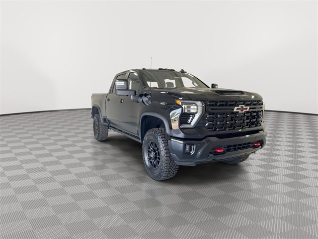 2025 Chevrolet Silverado 2500HD ZR2 photo 2