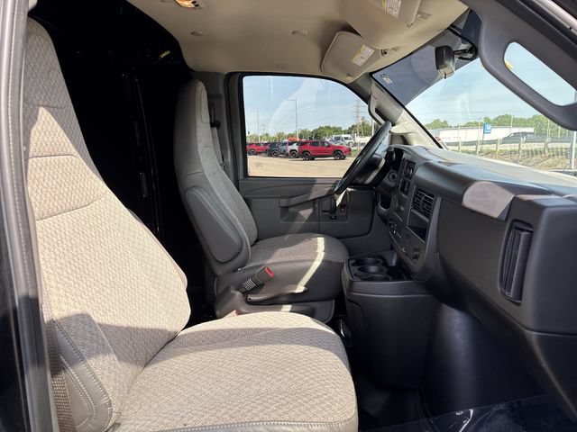 2024 Chevrolet Express Cargo Work Van - Photo 18