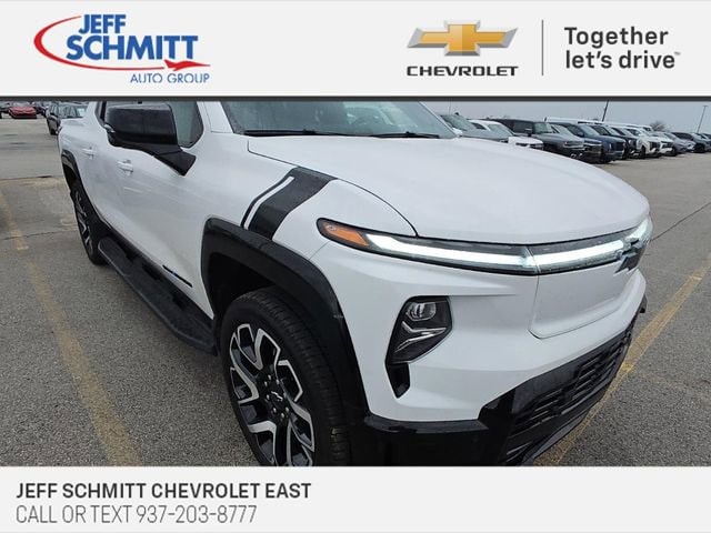 2025 Chevrolet Silverado EV RST Max Range's photo
