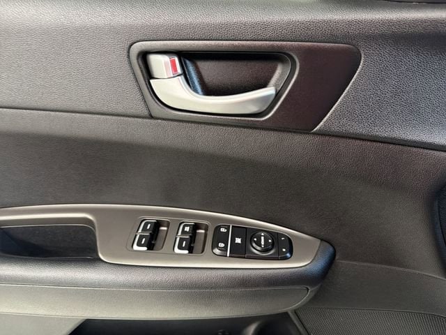 2020 Kia Optima LX - Photo 20