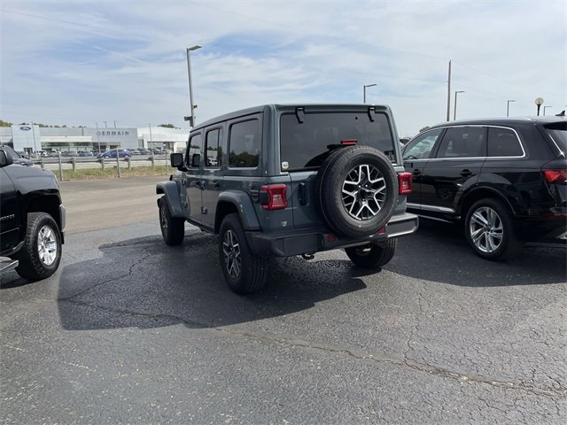 2024 Jeep Wrangler Sahara photo 2