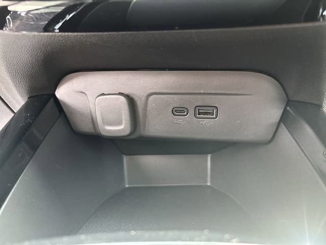 2025 Chevrolet Trax LT - Photo 24