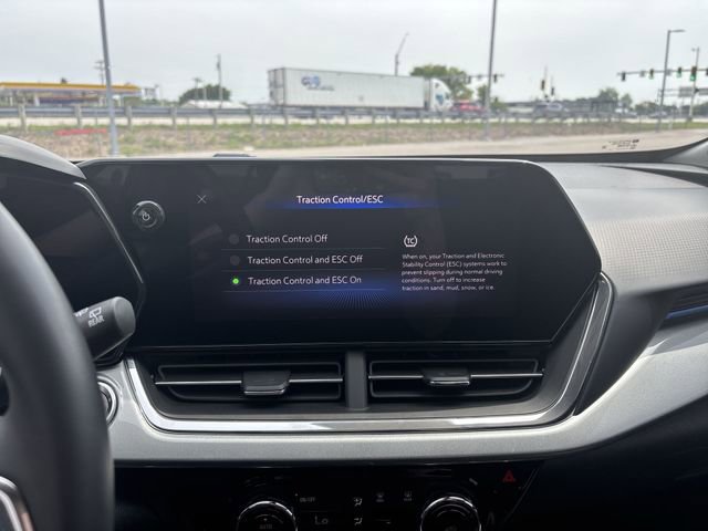 2025 Chevrolet Trax LT - Photo 26