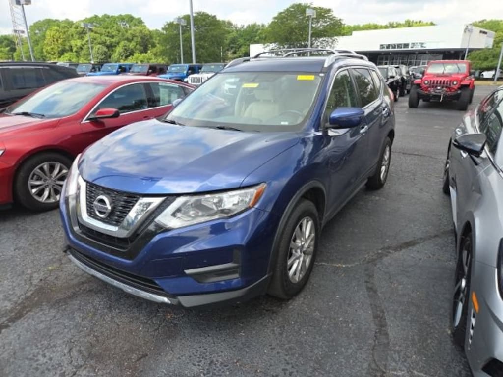 Used 2017 Nissan Rogue SV SUV