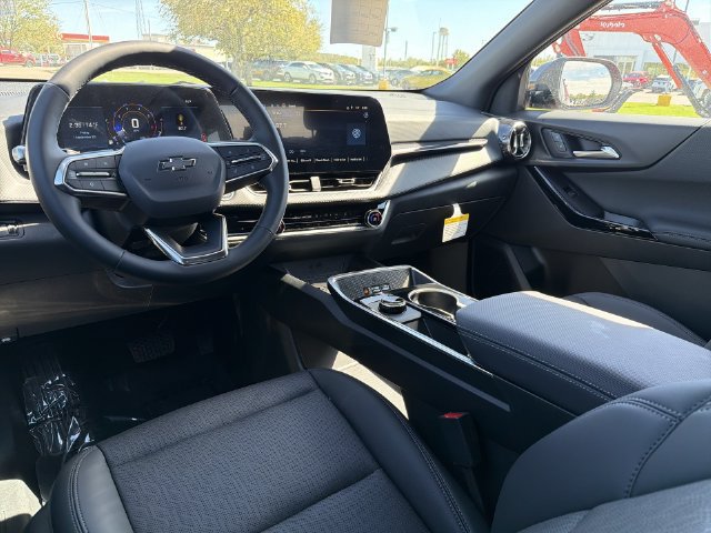2027 Chevrolet Equinox LT - Photo 19