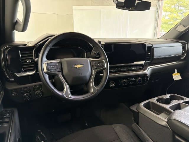 2024 Chevrolet Silverado 1500 LT - Photo 18