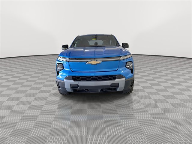 2025 Chevrolet Silverado EV LT photo 4