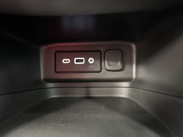 2024 Chevrolet Equinox LT - Photo 28