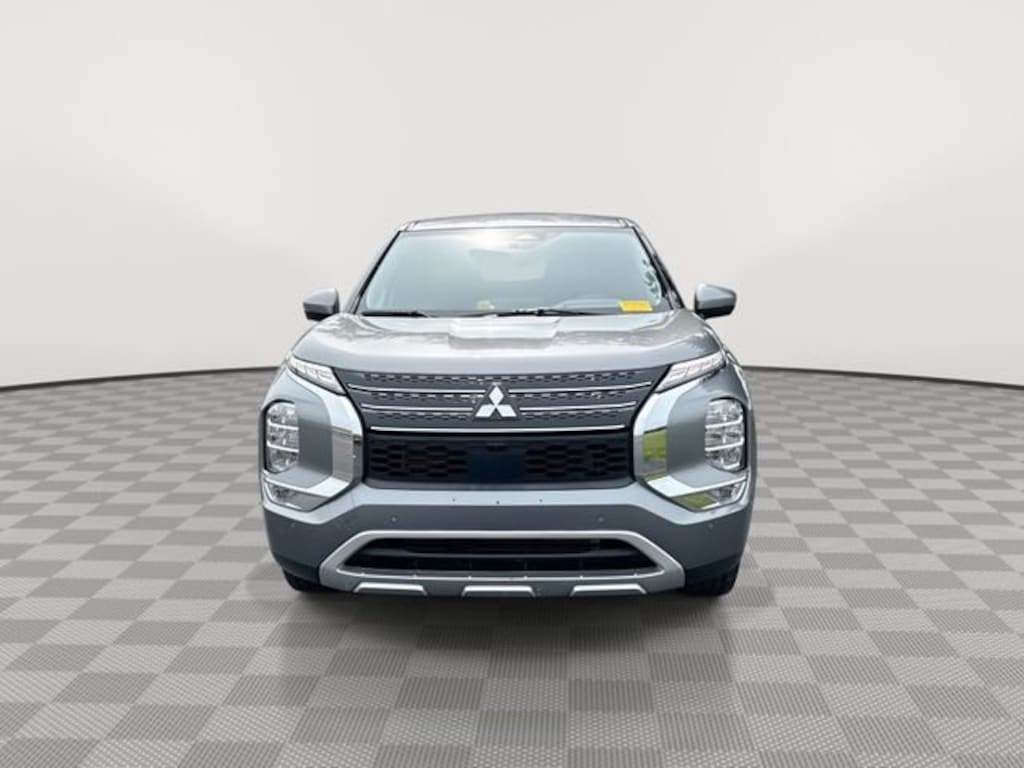 Used 2023 Mitsubishi Outlander SE