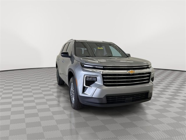 2025 Chevrolet Traverse photo 3