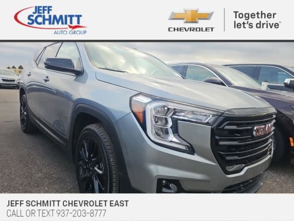 Used 2024 GMC Terrain SLT SUV
