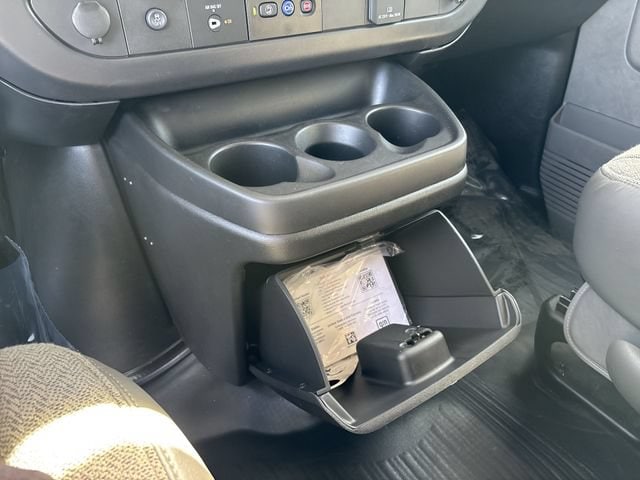 2024 Chevrolet Express Cargo Work Van - Photo 21