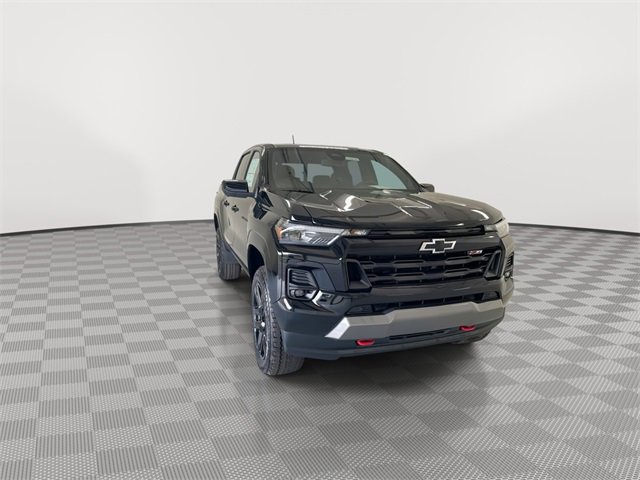 2025 Chevrolet Colorado Z71 photo 3