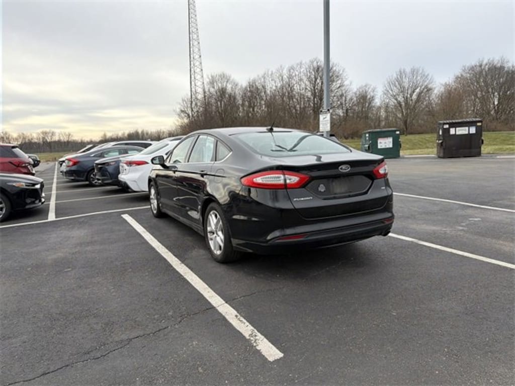 Used 2016 Ford Fusion SE