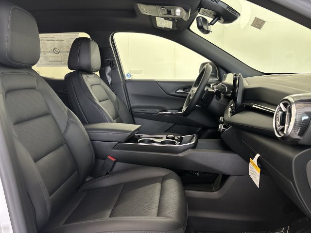 2027 Chevrolet Equinox LT - Photo 23