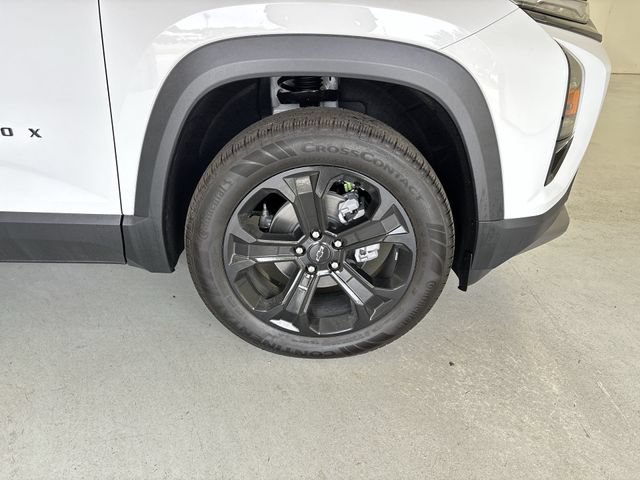 2027 Chevrolet Equinox LT - Photo 18