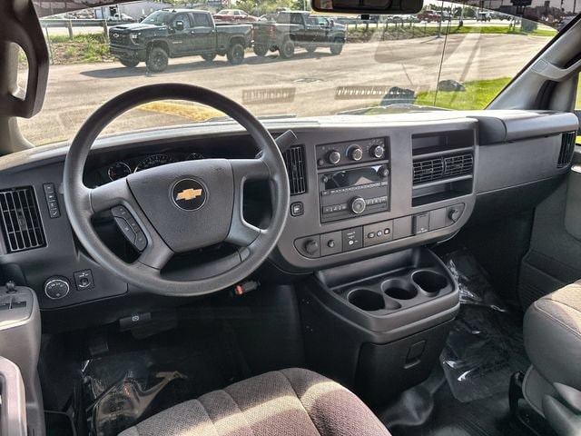 2024 Chevrolet Express Cargo Work Van - Photo 17