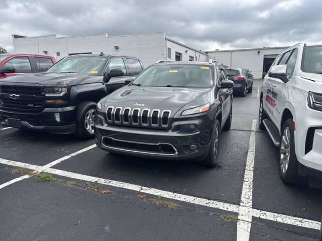 Used 2018 Jeep Cherokee Limited 4x4 SUV