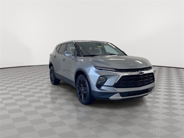 2024 Chevrolet Blazer 2LT photo 2