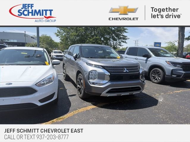 2023 Mitsubishi Outlander SE 2WD's photo
