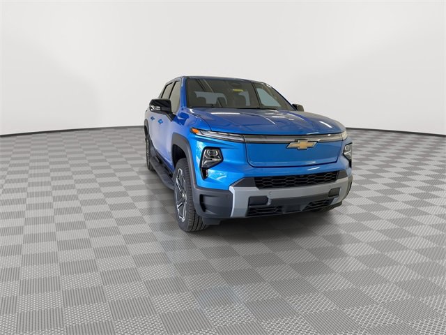 2025 Chevrolet Silverado EV LT photo 3