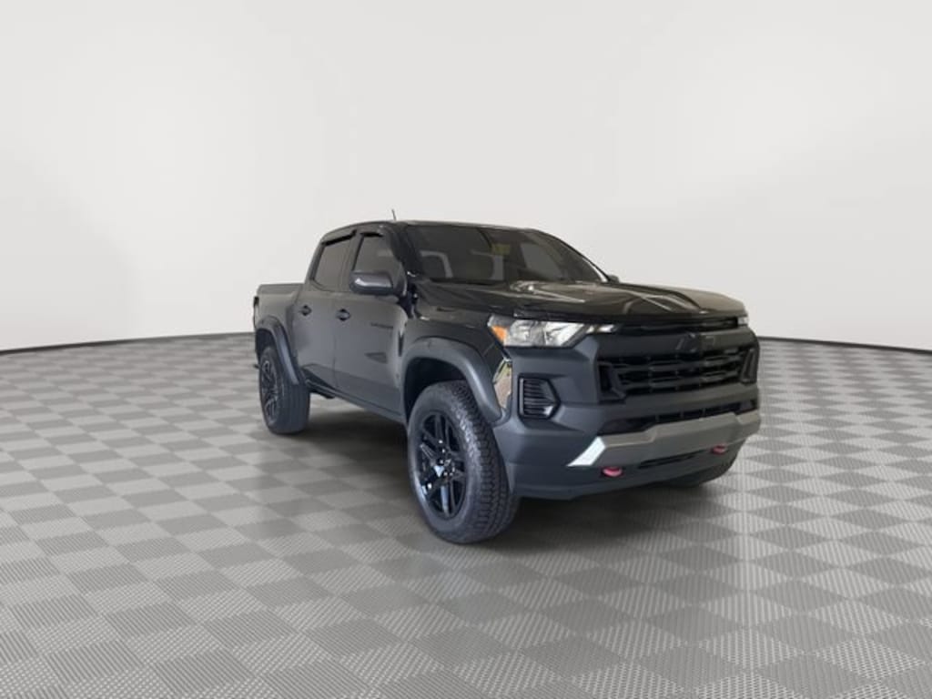 Used 2025 Chevrolet Colorado Trail Boss Truck Crew Cab