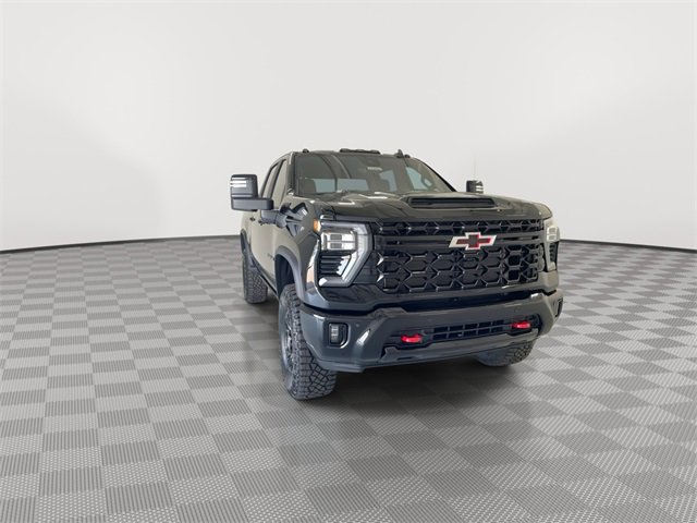 2025 Chevrolet Silverado 2500HD ZR2 photo 3