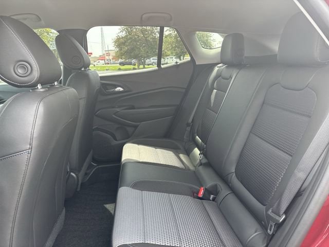 2025 Chevrolet Trax LT - Photo 16