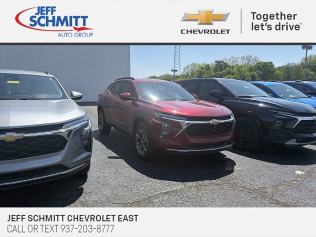 Used 2025 Chevrolet Trax LT SUV