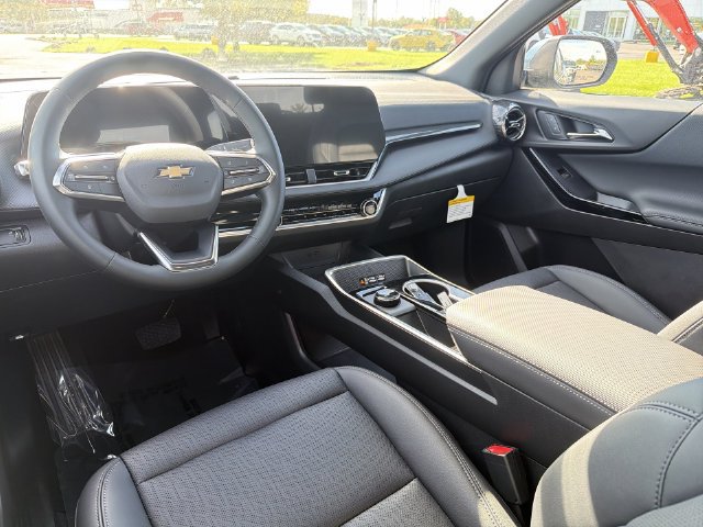 2027 Chevrolet Equinox LT - Photo 22