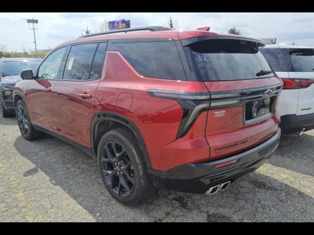Used 2025 Chevrolet Traverse RS SUV