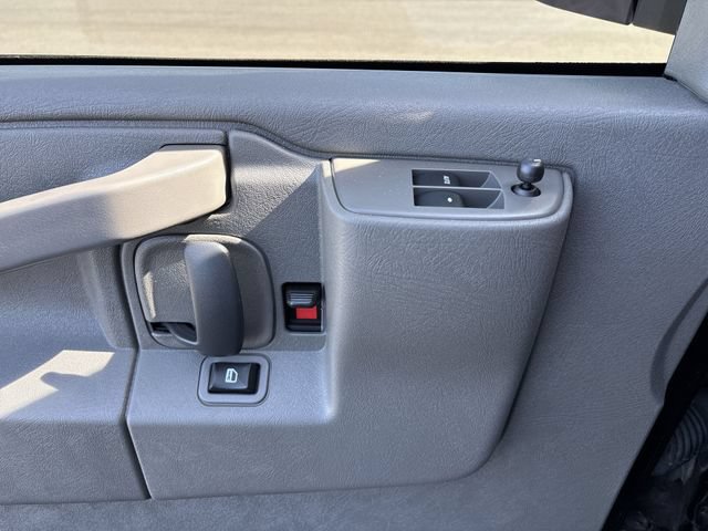2024 Chevrolet Express Cargo Work Van - Photo 20