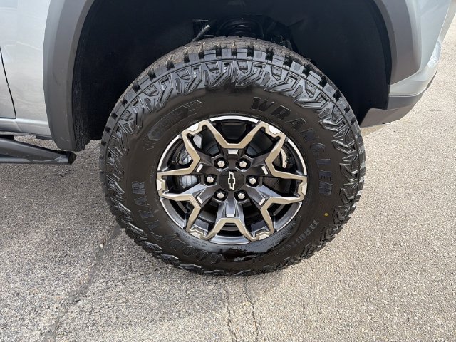2026 Chevrolet Colorado ZR2 - Photo 18