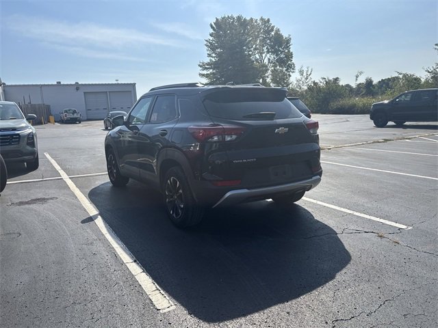 2022 Chevrolet Trailblazer LT photo 2