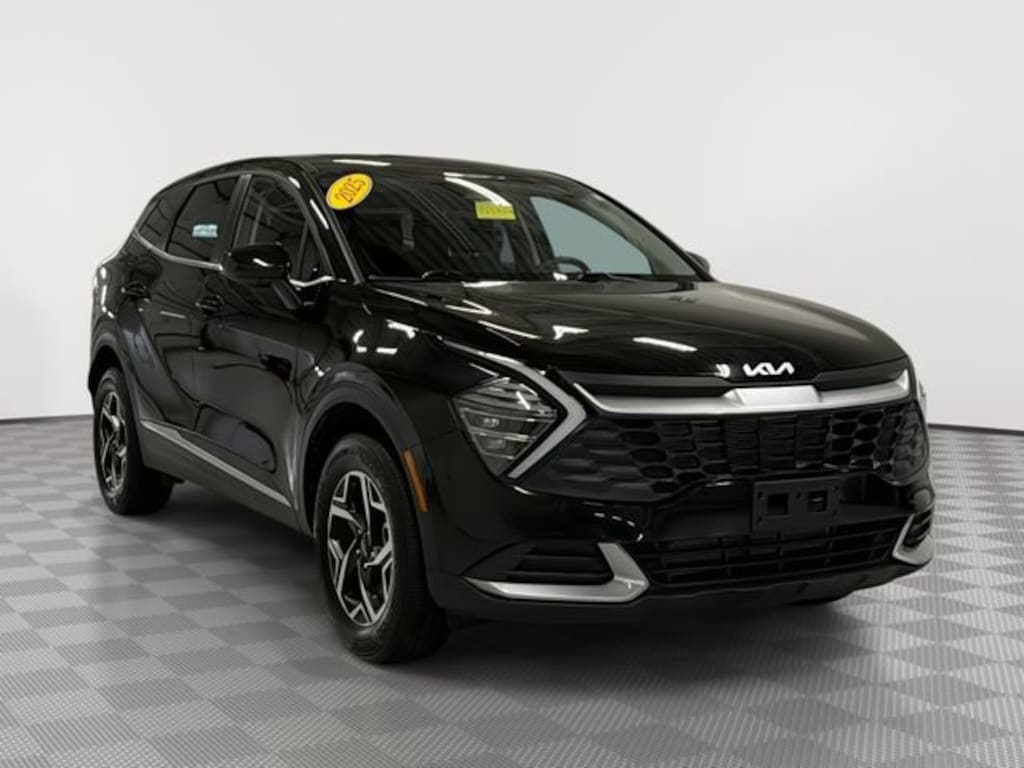 Used 2025 Kia Sportage LX SUV