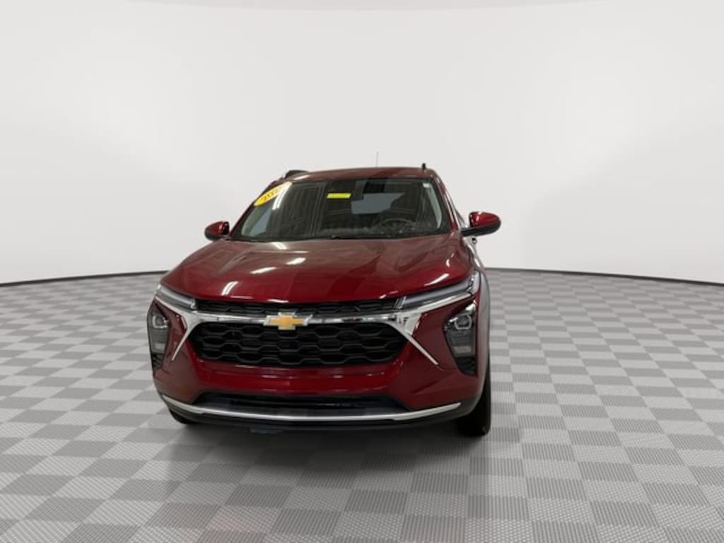 Used 2025 Chevrolet Trax LT SUV